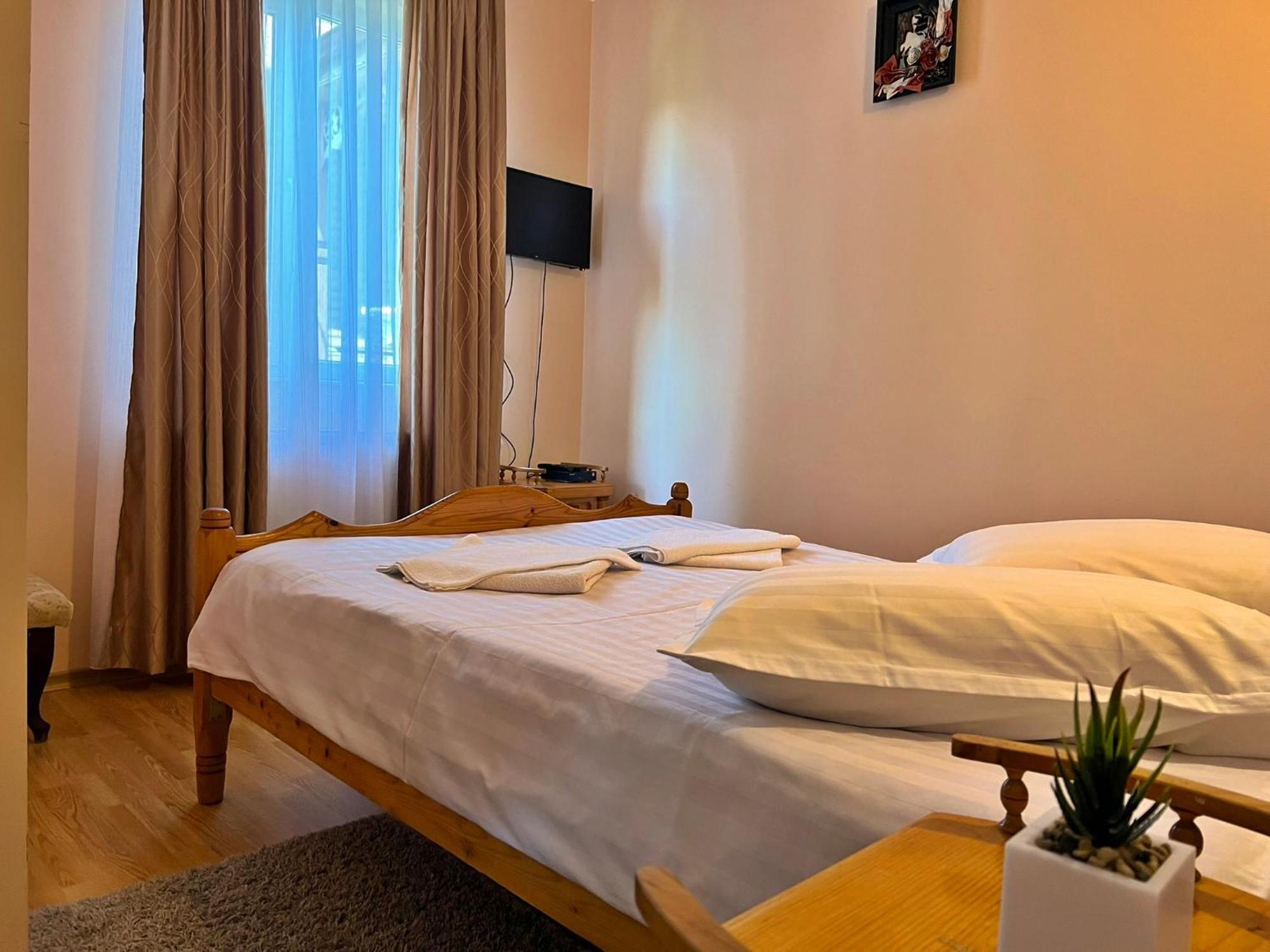 Casa Potcoava Hotel เลปชา ภายนอก รูปภาพ